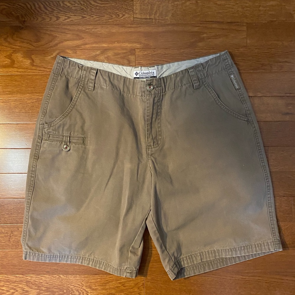 Columbia Cargo-Like Shorts Women’s Tan Size 10